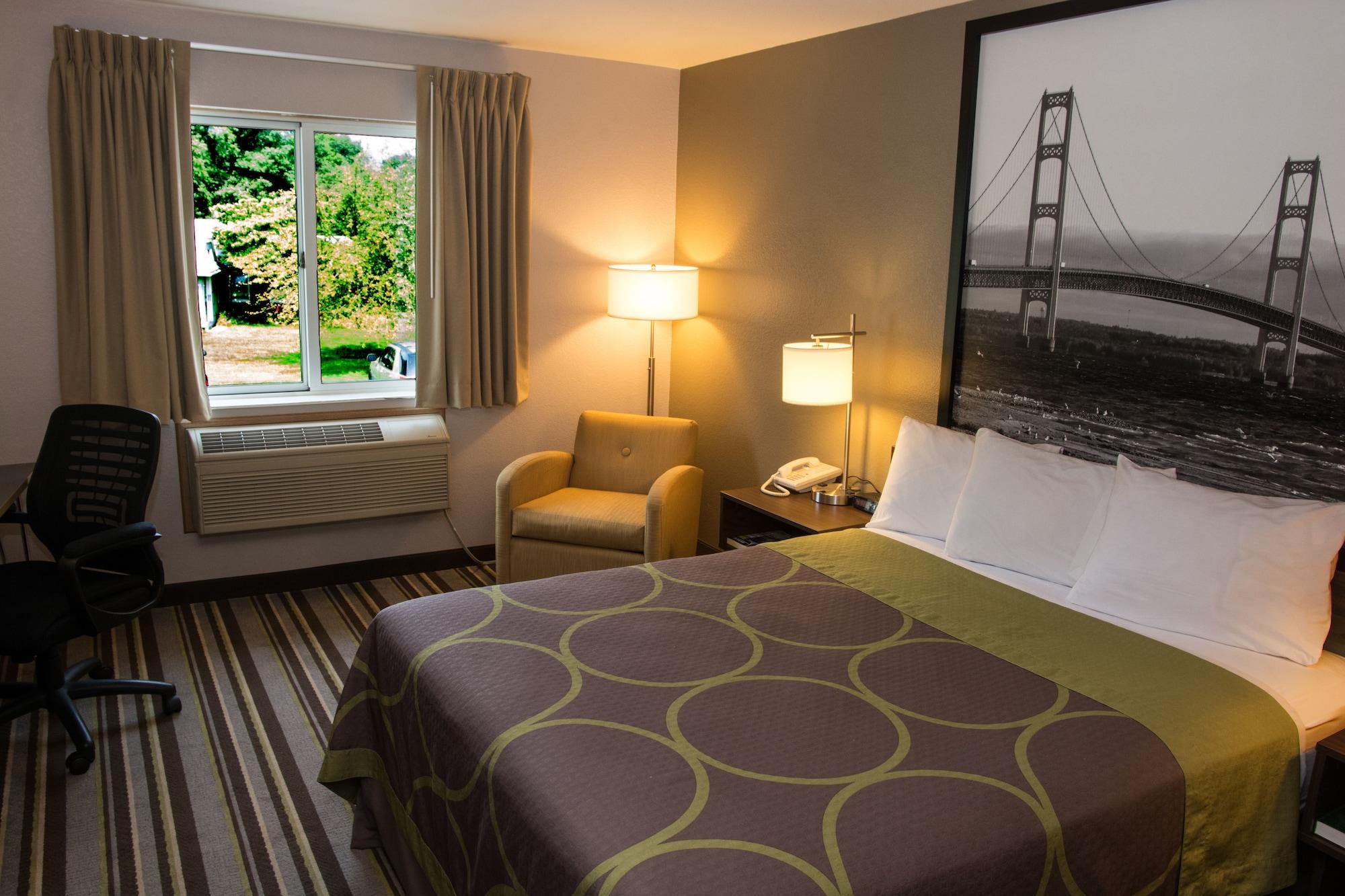 Super 8 By Wyndham Manistee Otel Dış mekan fotoğraf
